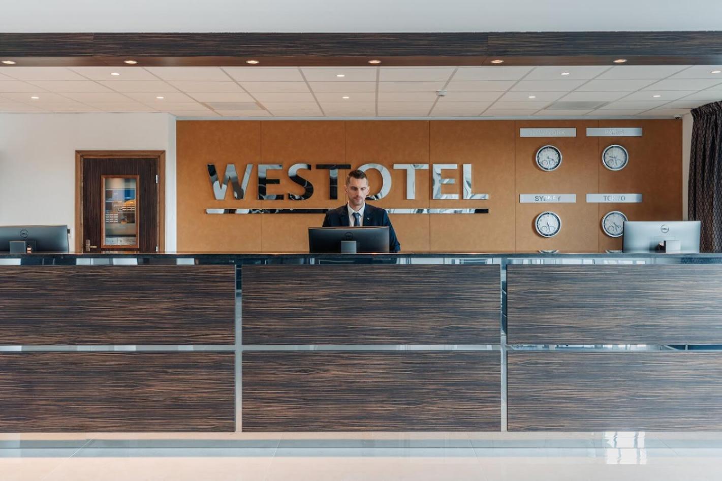 Westotel Taverny - Paris Val-D'Oise Екстериор снимка